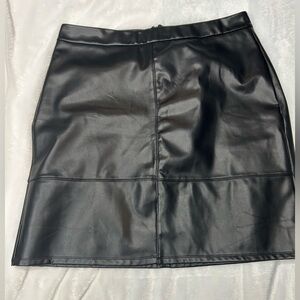 NYDJ Black Faux Leather skirt 18W